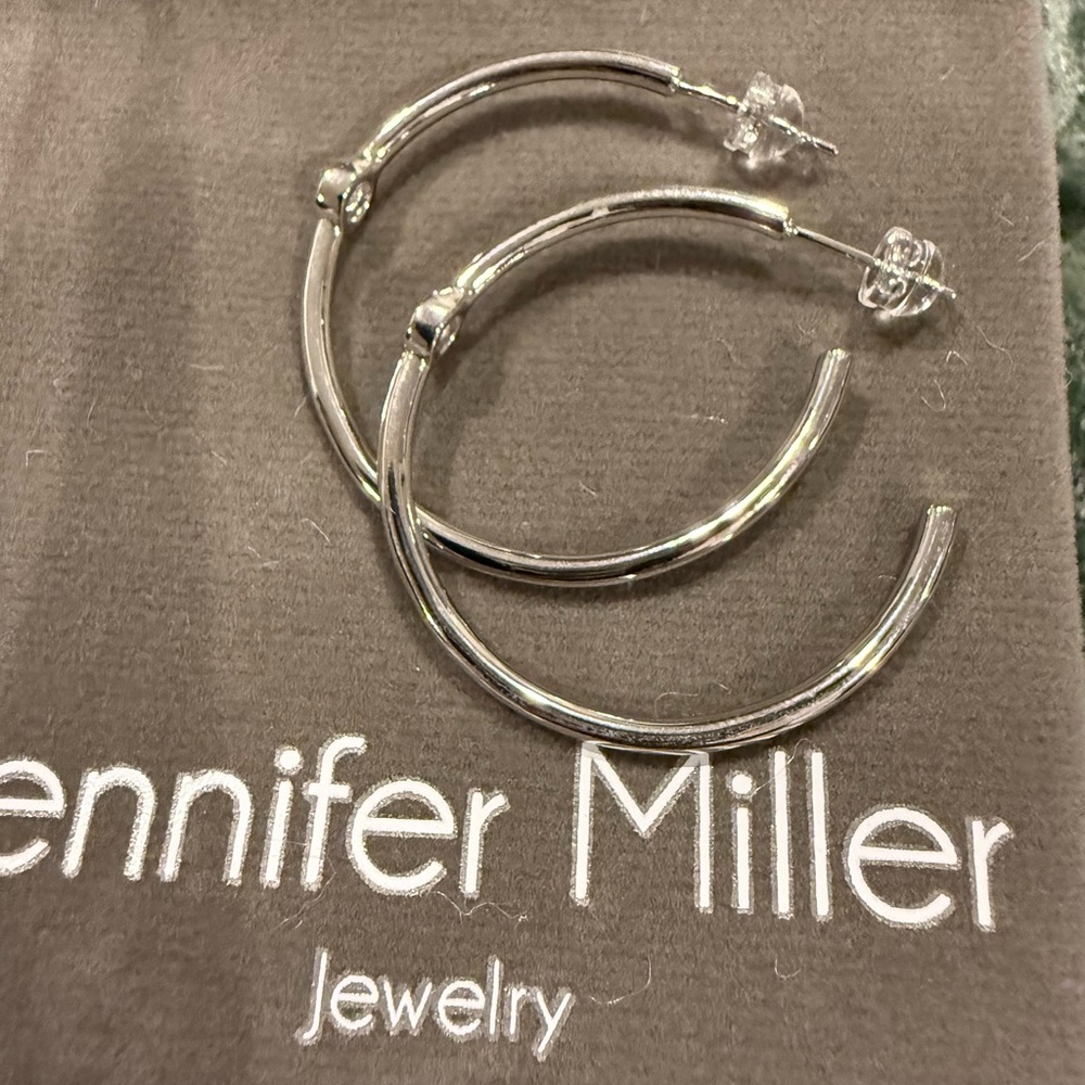 Jennifer Miller Hoop white gold plated hoop earrings NIB - Picture 4 of 7